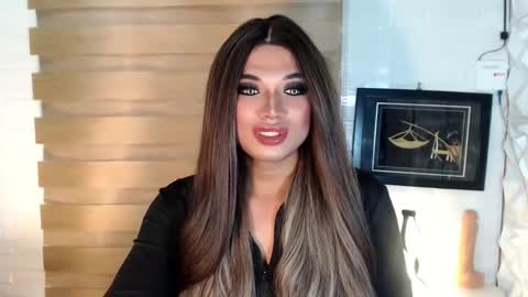 Snapshot of seductivedeluxe69 chatting on March 9, 9:57 am Deluxe online show from March 9, 9:57 am
