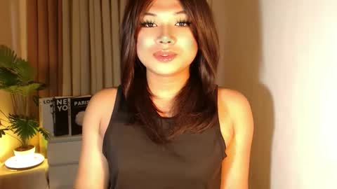 Snapshot of seductivedeluxe69 chatting on October 10, 5:28 am Deluxe online show from October 10, 5:28 am