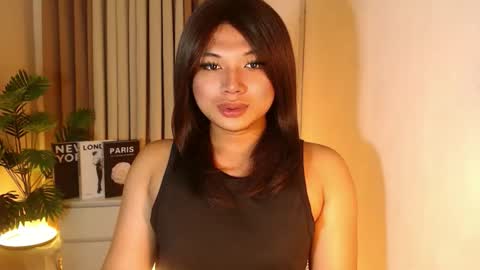 Snapshot of seductivedeluxe69 chatting on October 16, 9:27 pm Deluxe online show from October 16, 9:27 pm