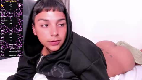 Snapshot of seductivo_jr chatting on November 8, 6:02 am seductivo online show from November 8, 6:02 am