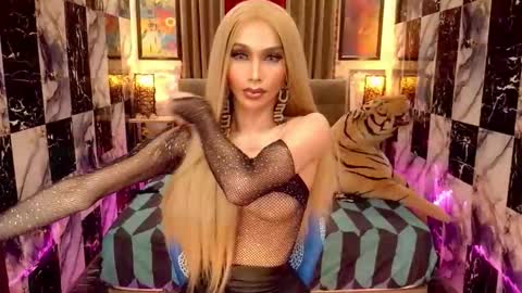 Snapshot of seductresskatarina chatting on February 13, 12:12 pm KATARINA LUST online show from February 13, 12:12 pm