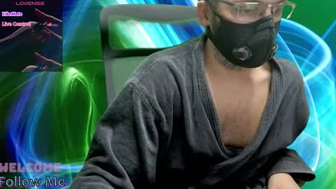 Snapshot of seewolf1000 chatting on November 2, 8:17 am seewolf1000 online show from November 2, 8:17 am