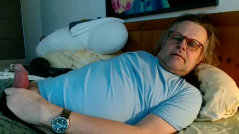 Snapshot of sehr_gespannt chatting on February 26, 8:15 am sehr_gespannt online show from February 26, 8:15 am