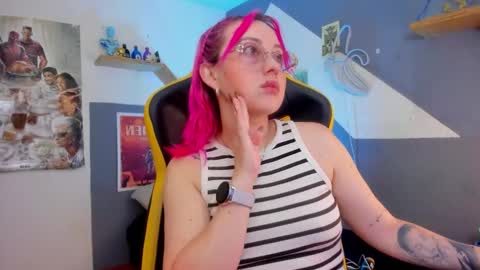 Yeyis  online show from December 3, 2:37 pm