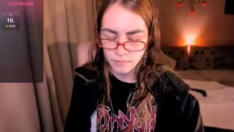 selectrra online show from September 21, 8:10 pm