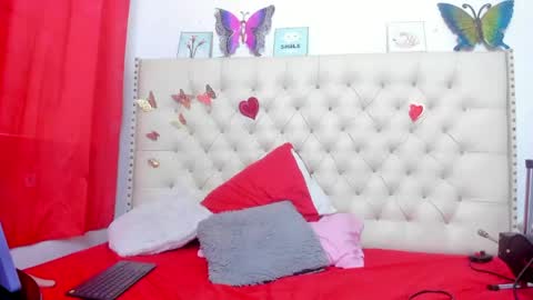 Snapshot of selena_beautyy chatting on May 9, 7:41 pm selena_beautyy online show from May 9, 7:41 pm
