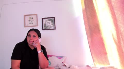 Snapshot of selena_jhonson1 chatting on November 17, 1:50 pm Karen online show from November 17, 1:50 pm