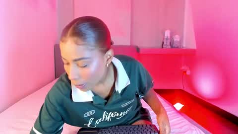 Snapshot of selena_monroy chatting on September 27, 10:31 am Selena online show from September 27, 10:31 am
