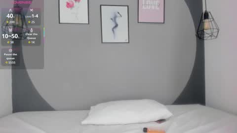 Snapshot of selena_monroy chatting on September 30, 11:04 am Selena online show from September 30, 11:04 am