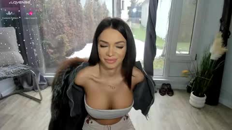 Selena online show from February 28, 7:05 am