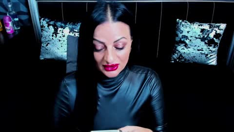 Selene online show from December 21, 6:30 am