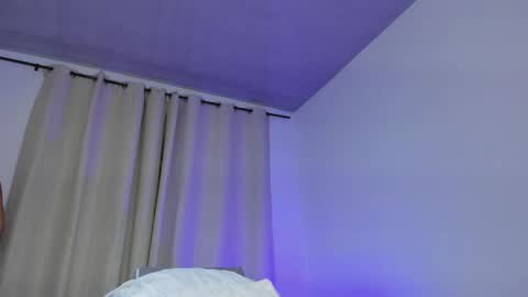 selenafox online show from September 19, 1:51 am