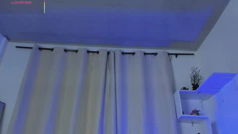 selenafox online show from November 12, 2:01 am