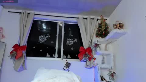 selenafox online show from November 19, 2:00 am