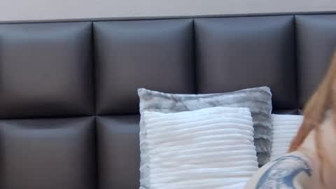 SelenaHanson online show from April 16, 6:41 pm