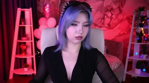 selenairis online show from February 22, 9:35 pm