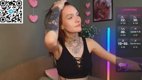 Snapshot of selenalune chatting on November 17, 1:55 am Selena online show from November 17, 1:55 am