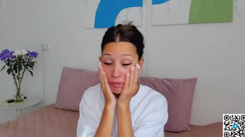 Snapshot of selenarousey chatting on May 29, 6:55 am Selena online show from May 29, 6:55 am