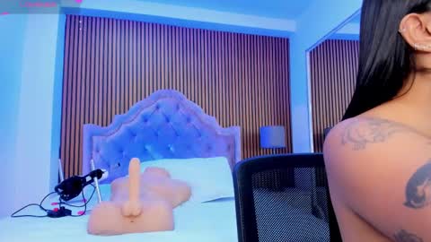 Snapshot of selenastonne chatting on November 16, 8:14 pm selenastonne online show from November 16, 8:14 pm