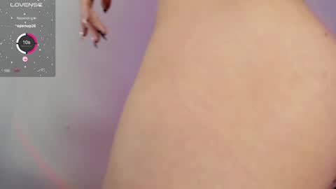 Snapshot of selene_e chatting on December 17, 12:12 am Karol. online show from December 17, 12:12 am