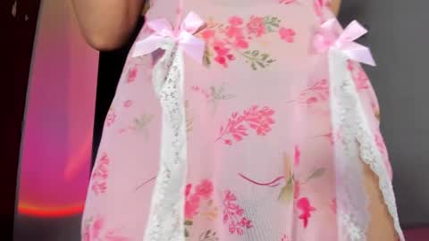 Snapshot of selene_e chatting on March 3, 4:25 am Karol. online show from March 3, 4:25 am