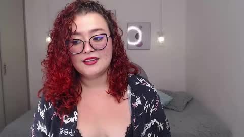 Snapshot of selene_rouse_ chatting on April 30, 12:17 am selene_rouse_ online show from April 30, 12:17 am