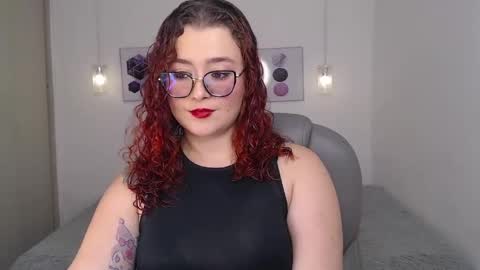 Snapshot of selene_rouse_ chatting on May 8, 10:37 pm selene_rouse_ online show from May 8, 10:37 pm