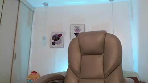 Snapshot of selene_rouse_ chatting on June 13, 12:08 am selene_rouse_ online show from June 13, 12:08 am