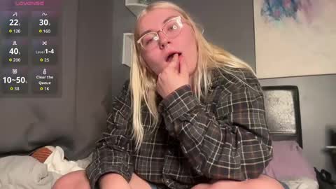 Selene online show from April 25, 9:56 pm