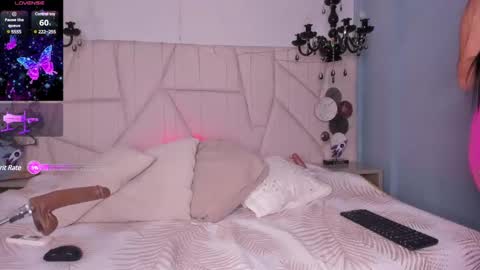 Snapshot of selenee__ chatting on February 1, 3:39 pm Selenee online show from February 1, 3:39 pm