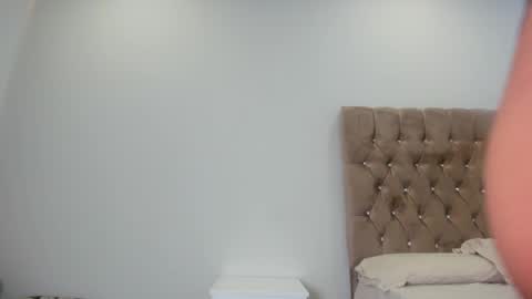 Snapshot of selenemakris chatting on October 2, 1:18 pm Selene online show from October 2, 1:18 pm