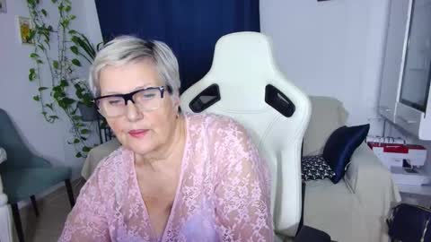 Selenna online show from January 17, 6:44 pm