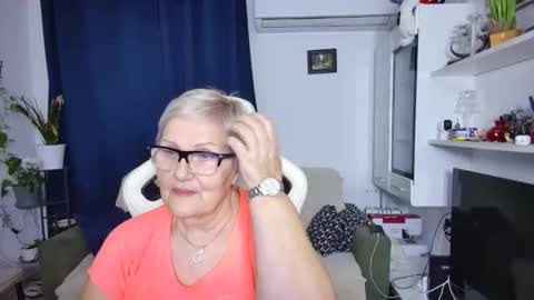 Selenna online show from April 7, 5:46 pm