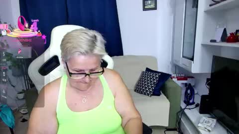 Snapshot of selenna57 chatting on May 1, 6:01 pm Selenna online show from May 1, 6:01 pm