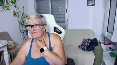 Snapshot of selenna57 chatting on May 28, 5:43 pm Selenna online show from May 28, 5:43 pm