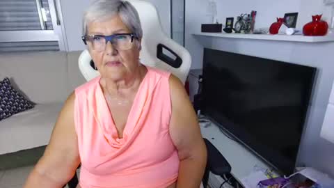 Selenna online show from June 23, 5:22 pm