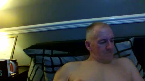 selfsucker28772 online show from March 2, 10:05 pm