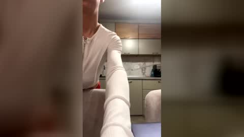 Snapshot of selinn11 chatting on December 17, 7:58 am Selin online show from December 17, 7:58 am