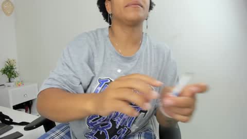 Snapshot of selket_ chatting on January 18, 11:00 am Selket online show from January 18, 11:00 am