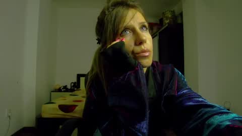 Snapshot of sellena_angel chatting on May 31, 6:42 pm sellena_angel online show from May 31, 6:42 pm