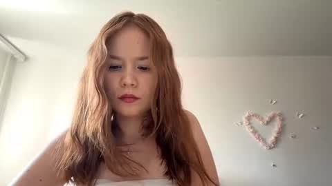 Snapshot of selmacalumag chatting on July 25, 9:51 am Lily online show from July 25, 9:51 am