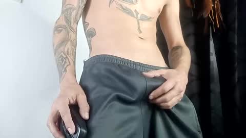 sem_alas online show from January 25, 5:18 am