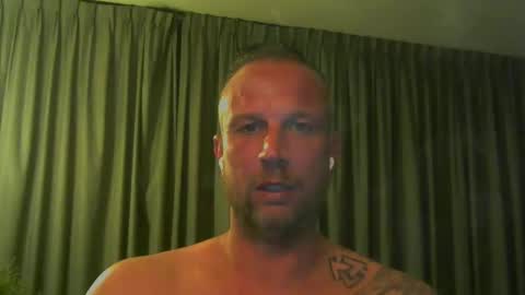 Snapshot of sence08 chatting on May 17, 1:03 am sence08 online show from May 17, 1:03 am