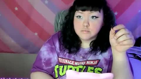 Snapshot of sendforember chatting on December 2, 8:04 pm Goddess Ember online show from December 2, 8:04 pm