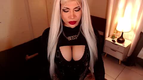 unstappable queen kate online show from February 14, 3:03 am