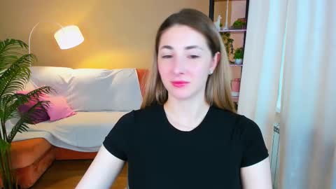 sensitiveheartt online show from October 4, 11:41 am