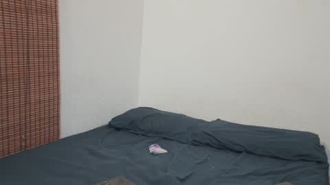 Snapshot of senssual_goddess chatting on December 6, 2:57 am senssual_goddess online show from December 6, 2:57 am