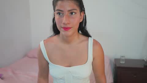 Snapshot of senssual_goddess chatting on February 21, 5:09 pm senssual_goddess online show from February 21, 5:09 pm