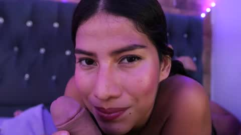 Snapshot of senssual_goddess chatting on November 17, 4:35 pm senssual_goddess online show from November 17, 4:35 pm