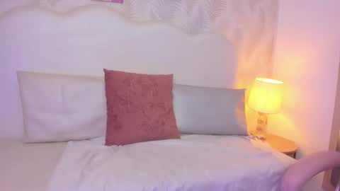 Snapshot of sensual_aura chatting on February 13, 6:30 am sensual_aura online show from February 13, 6:30 am